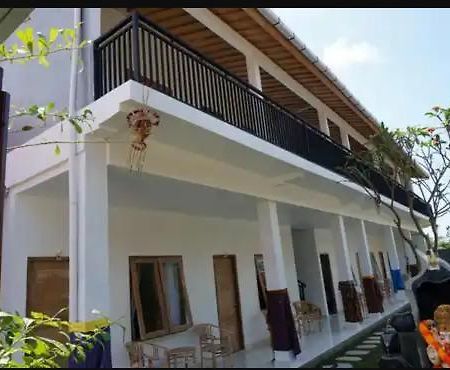 Double D Guest House Canggu Экстерьер фото